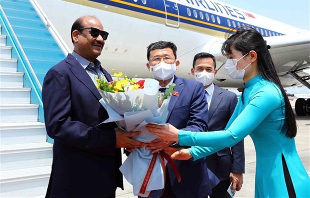 Indian lower house speaker arrives in Hanoi, starting official visit to Vietnam